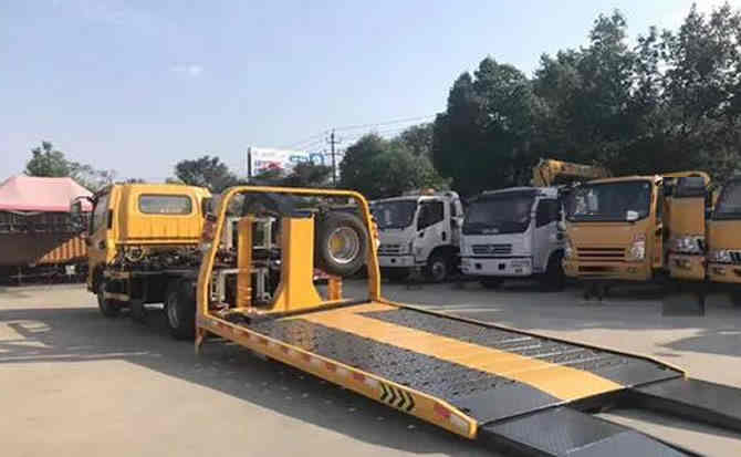 隆安汽车中途维修案例